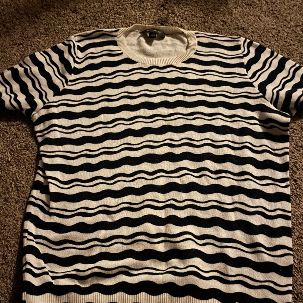 💰Ann Taylor Black and Cream Wavy Stripe Sweater